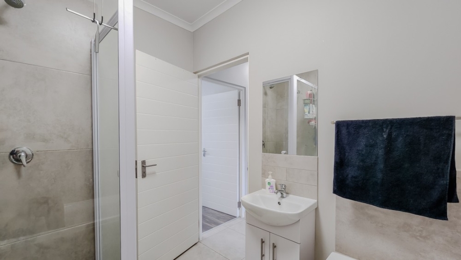 2 Bedroom Property for Sale in Zonnendal Western Cape